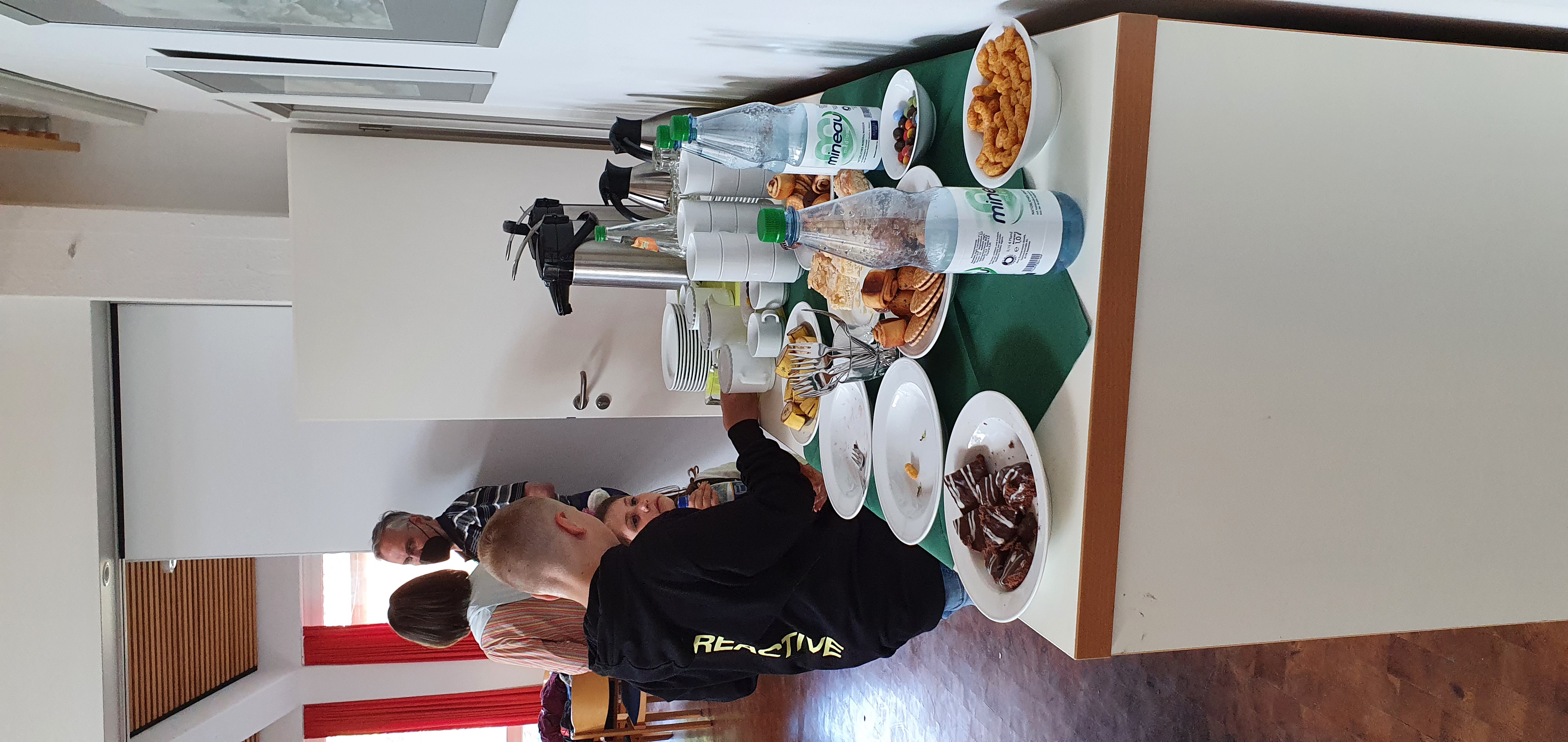 News Kuchen und Getränke